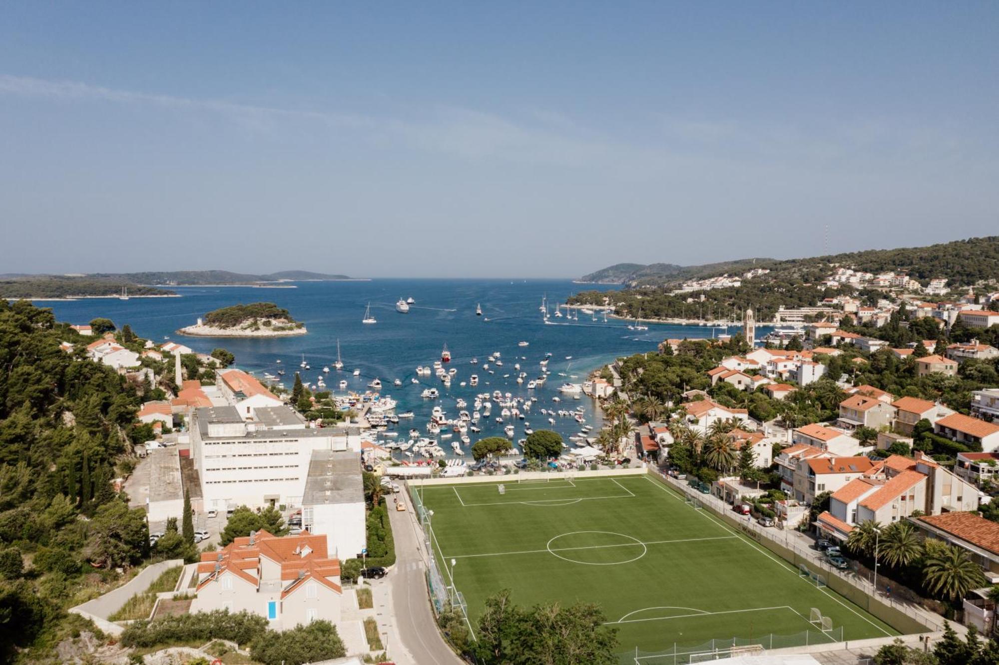 Apartments Sunny Elza Hvar Town Extérieur photo