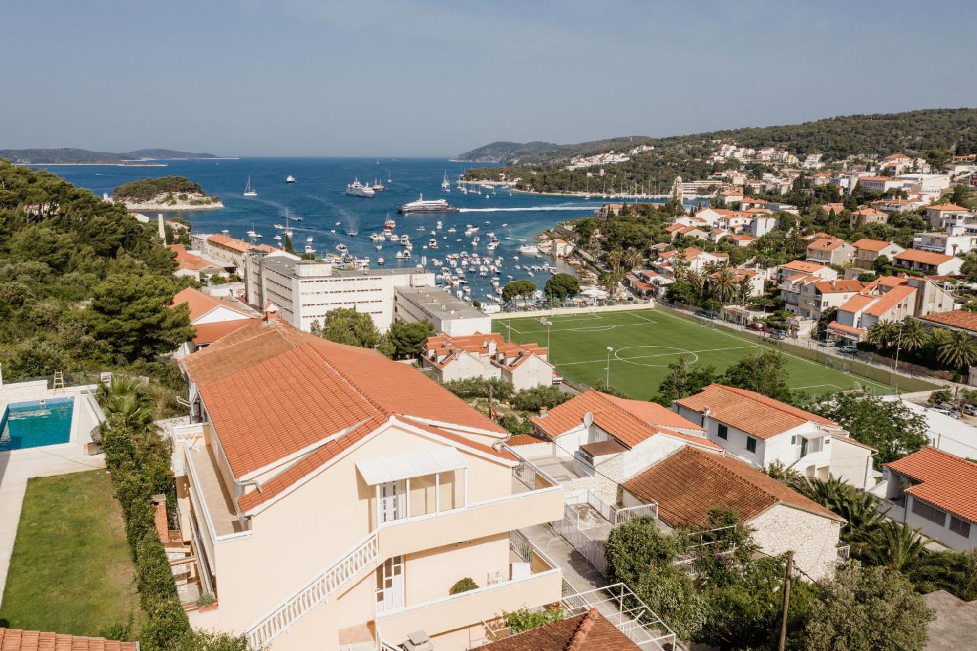 Apartments Sunny Elza Hvar Town Extérieur photo