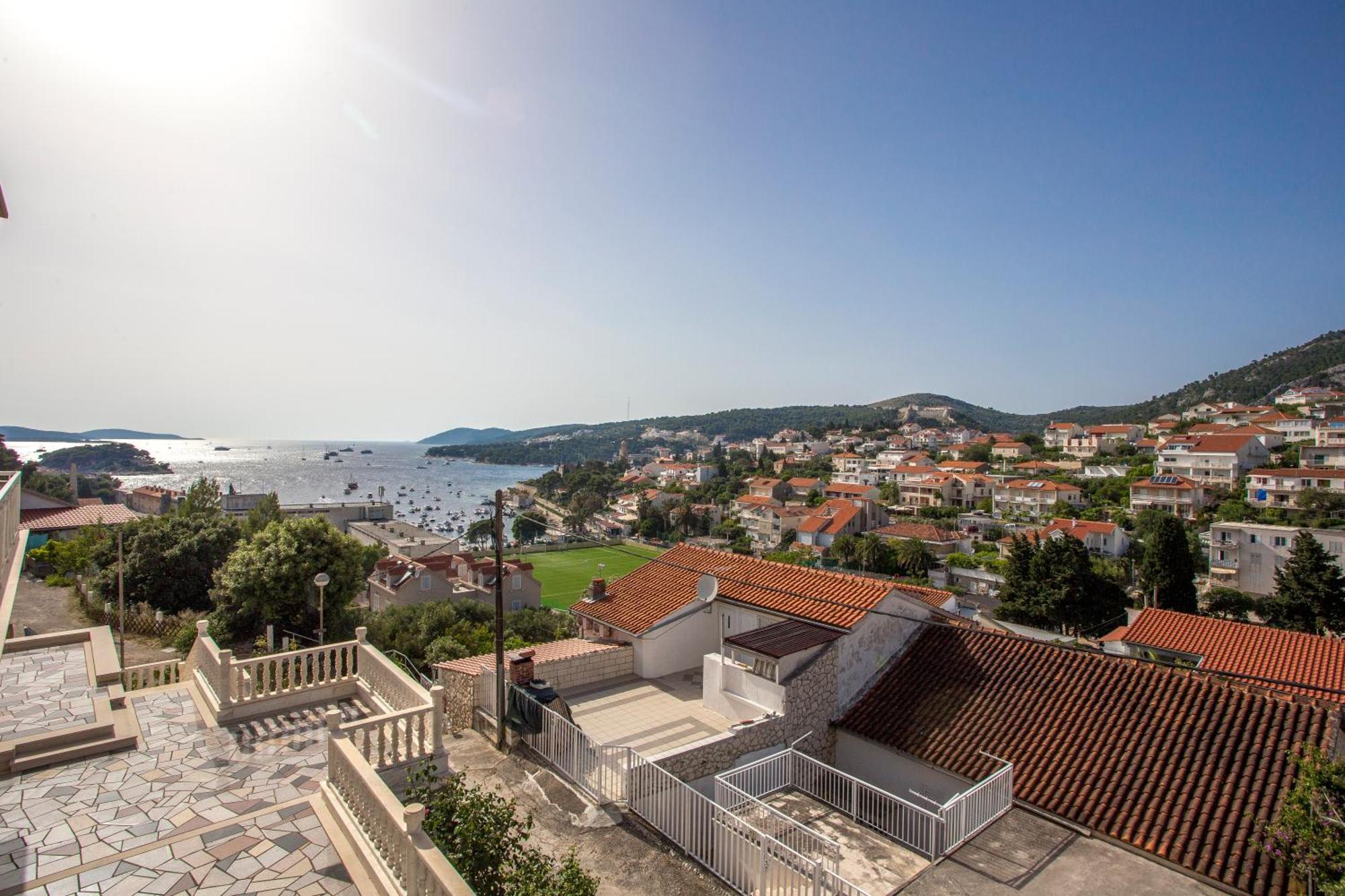 Apartments Sunny Elza Hvar Town Extérieur photo